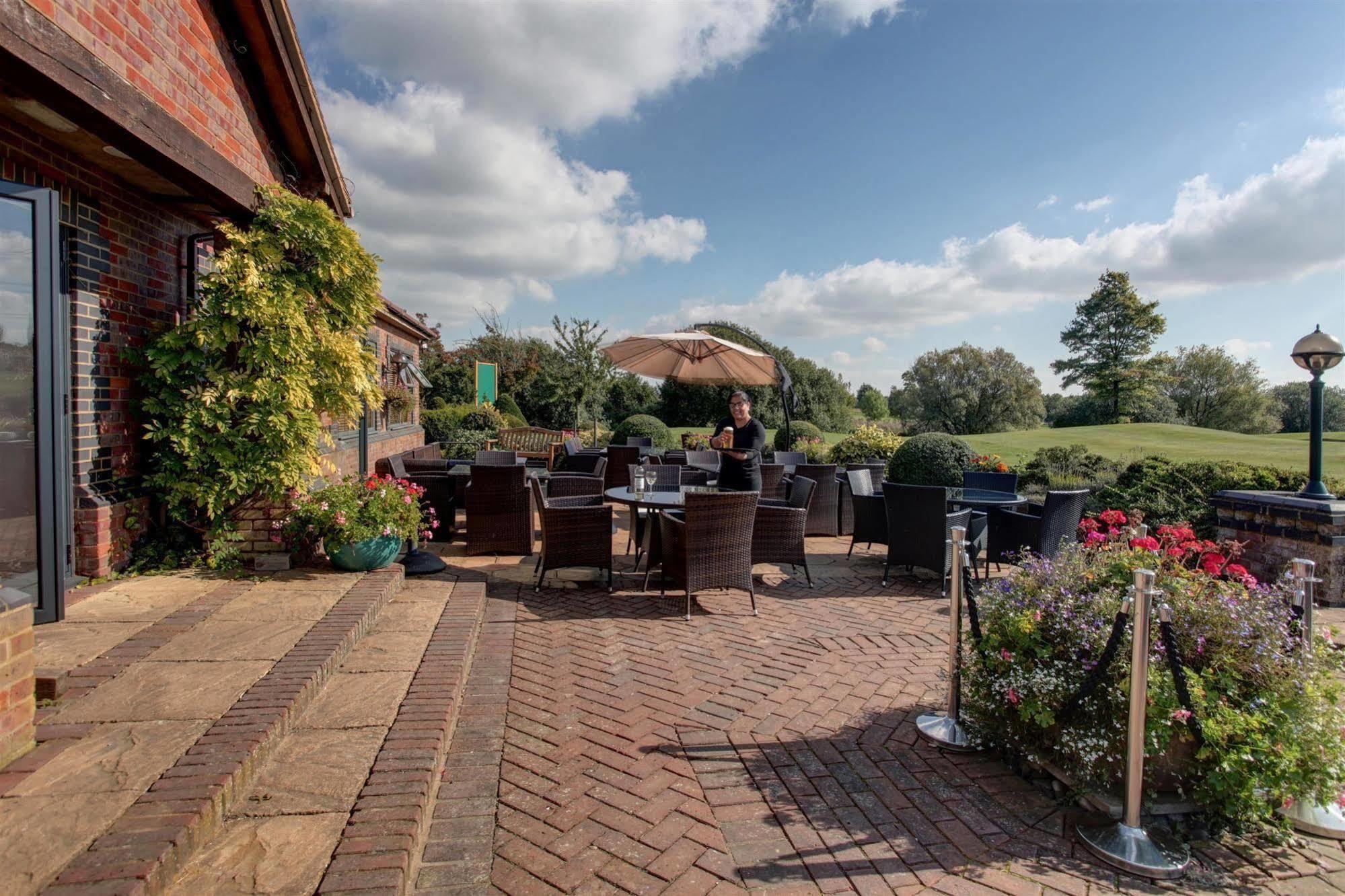 Magnolia Park Hotel, Golf & Country Club Boarstall Екстериор снимка