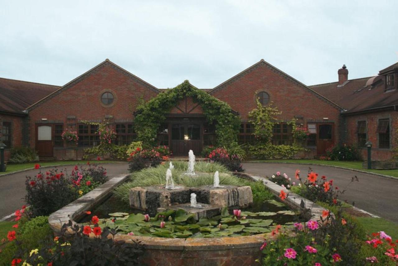 Magnolia Park Hotel, Golf & Country Club Boarstall Екстериор снимка