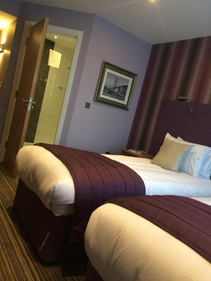 Magnolia Park Hotel, Golf & Country Club Boarstall Стая снимка