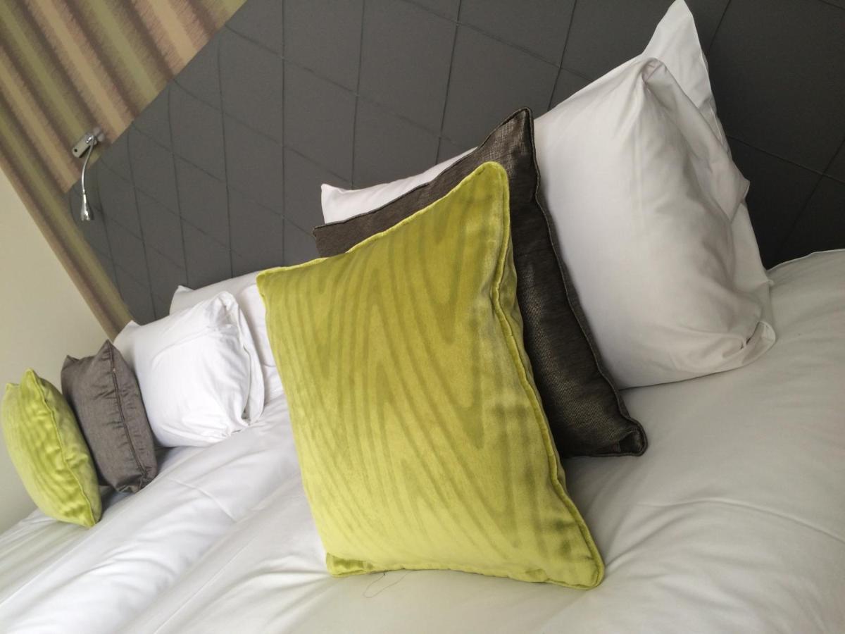 Magnolia Park Hotel, Golf & Country Club Boarstall Стая снимка