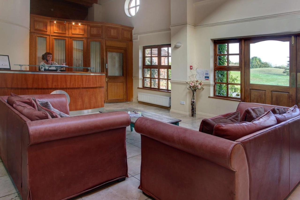 Magnolia Park Hotel, Golf & Country Club Boarstall Екстериор снимка
